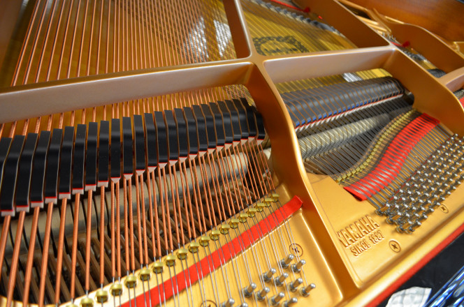 2000 Yamaha GH1 baby grand piano